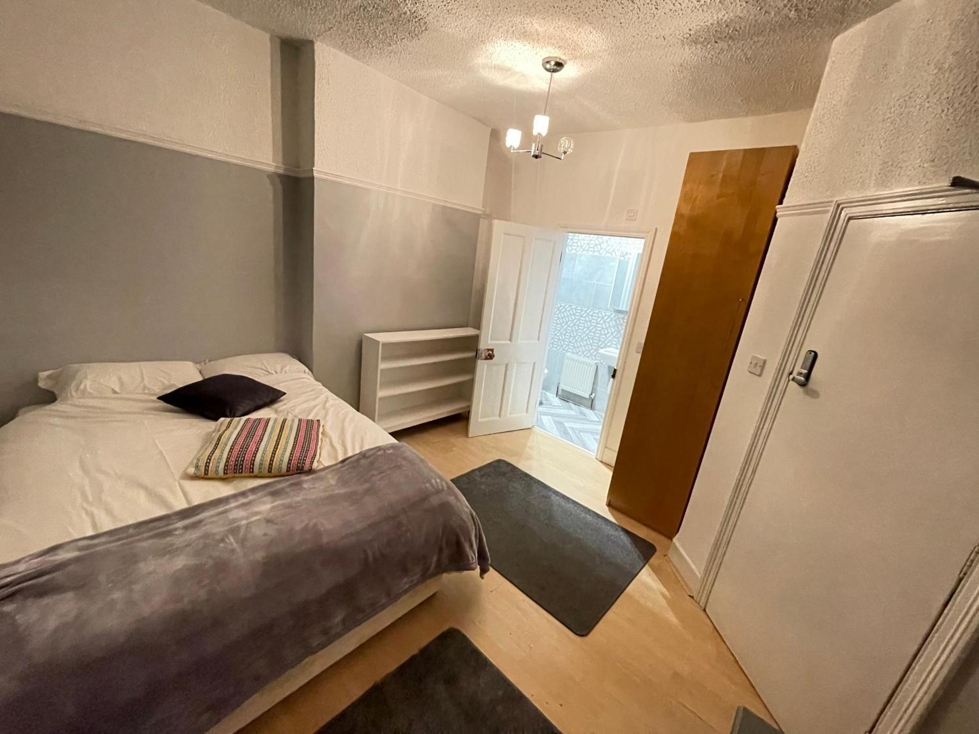 Room With Private Bathroom And Shared Kitchen لندن المظهر الخارجي الصورة