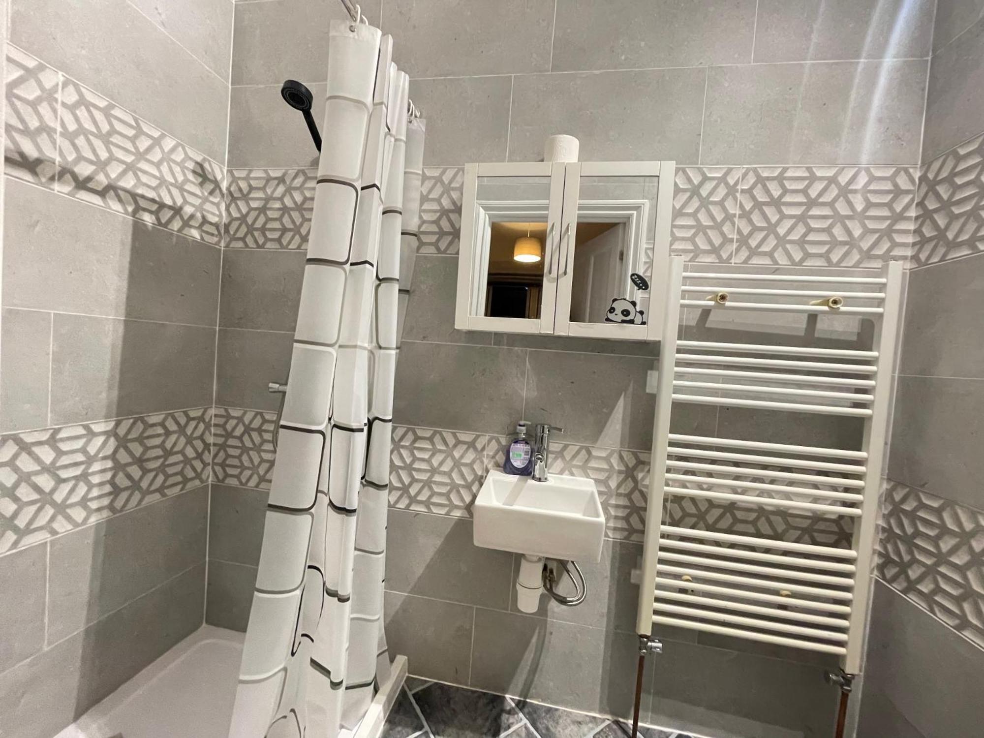 Room With Private Bathroom And Shared Kitchen لندن المظهر الخارجي الصورة