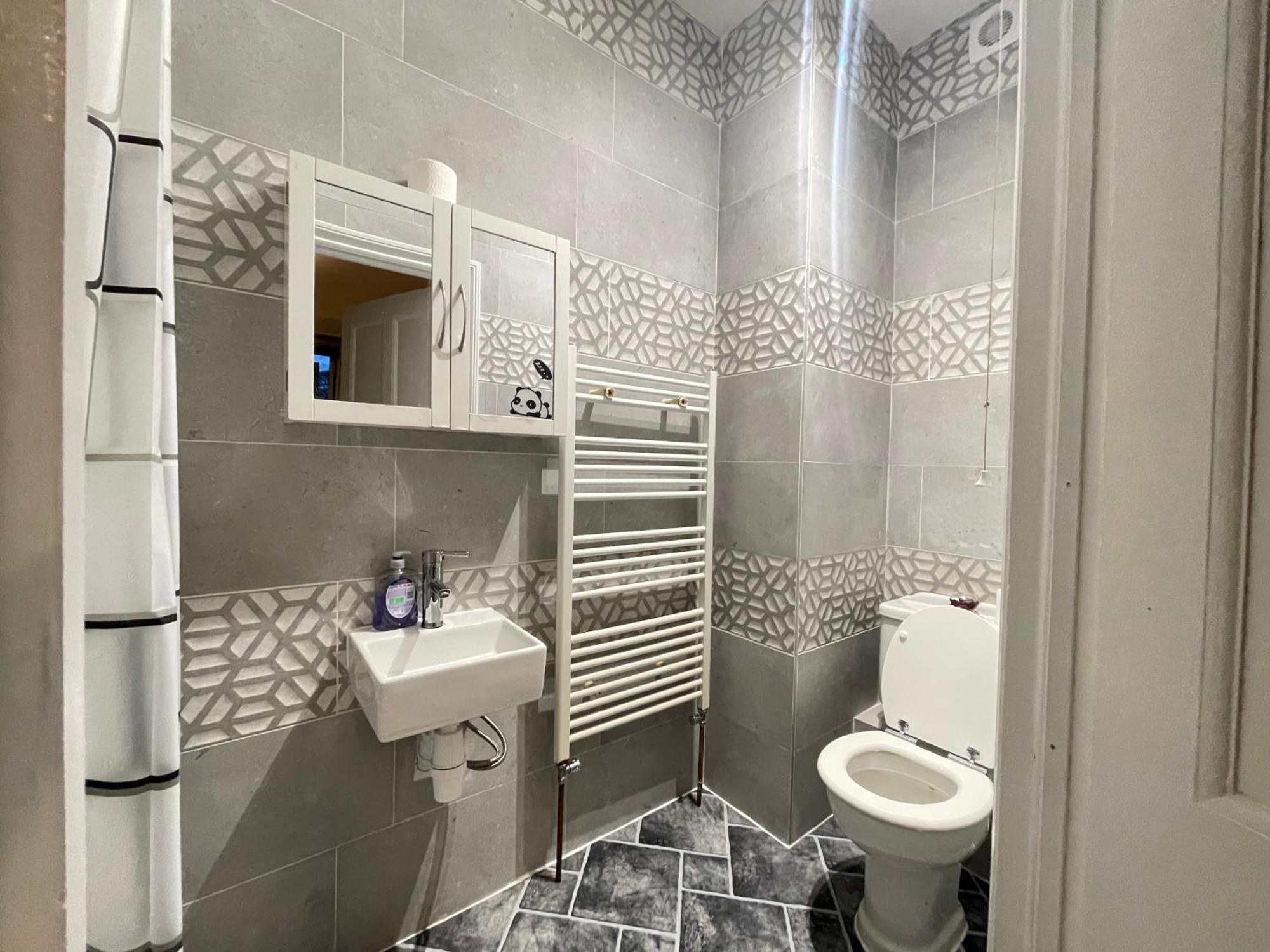 Room With Private Bathroom And Shared Kitchen لندن المظهر الخارجي الصورة