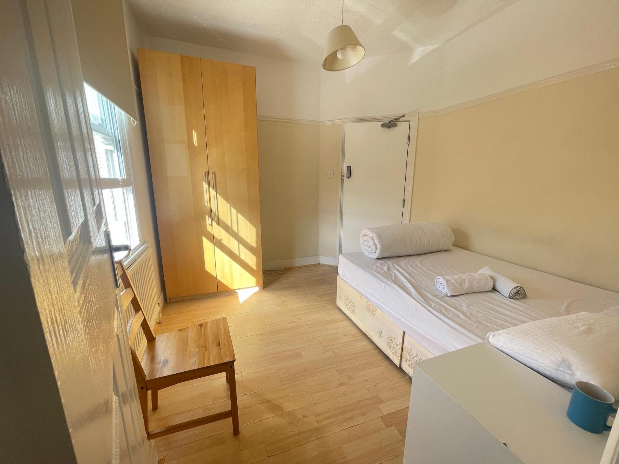 Room With Private Bathroom And Shared Kitchen لندن المظهر الخارجي الصورة