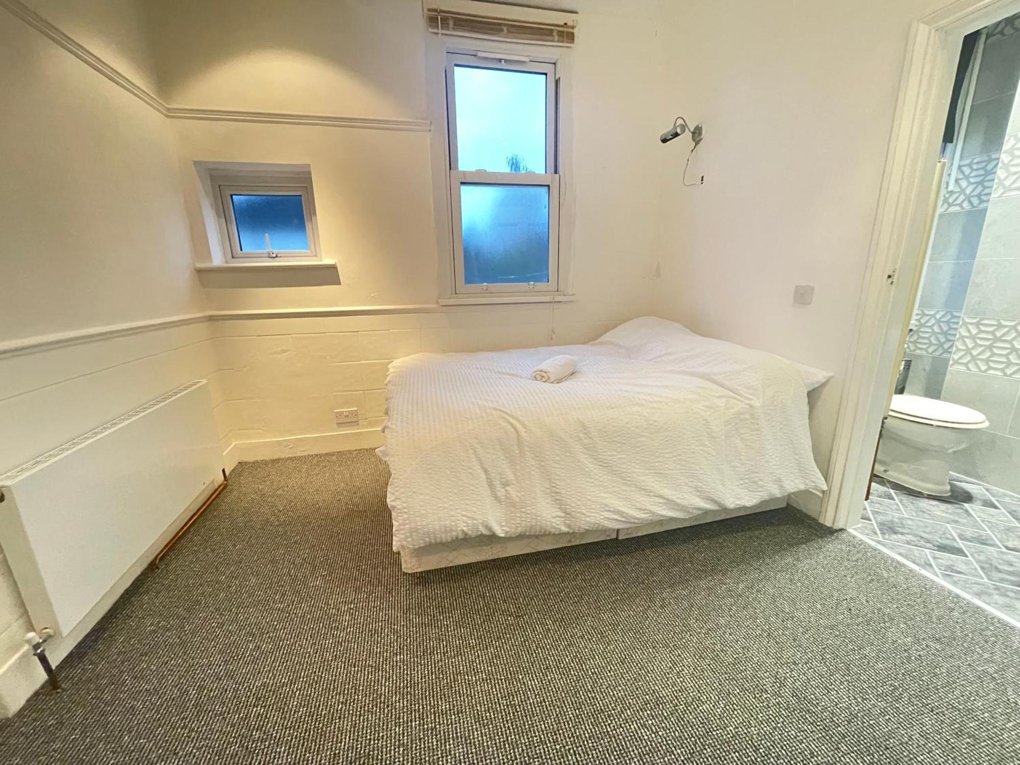 Room With Private Bathroom And Shared Kitchen لندن المظهر الخارجي الصورة