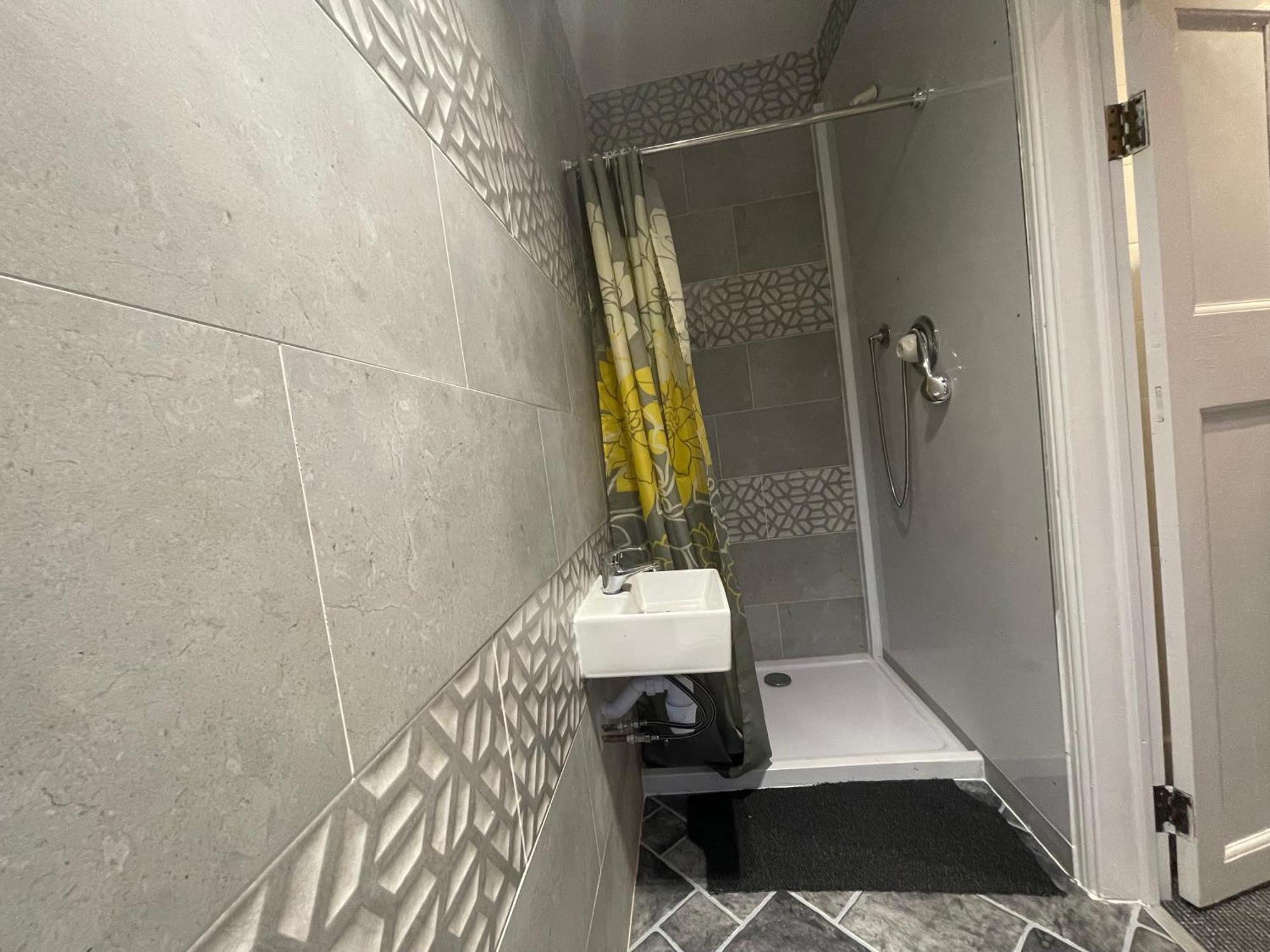 Room With Private Bathroom And Shared Kitchen لندن المظهر الخارجي الصورة