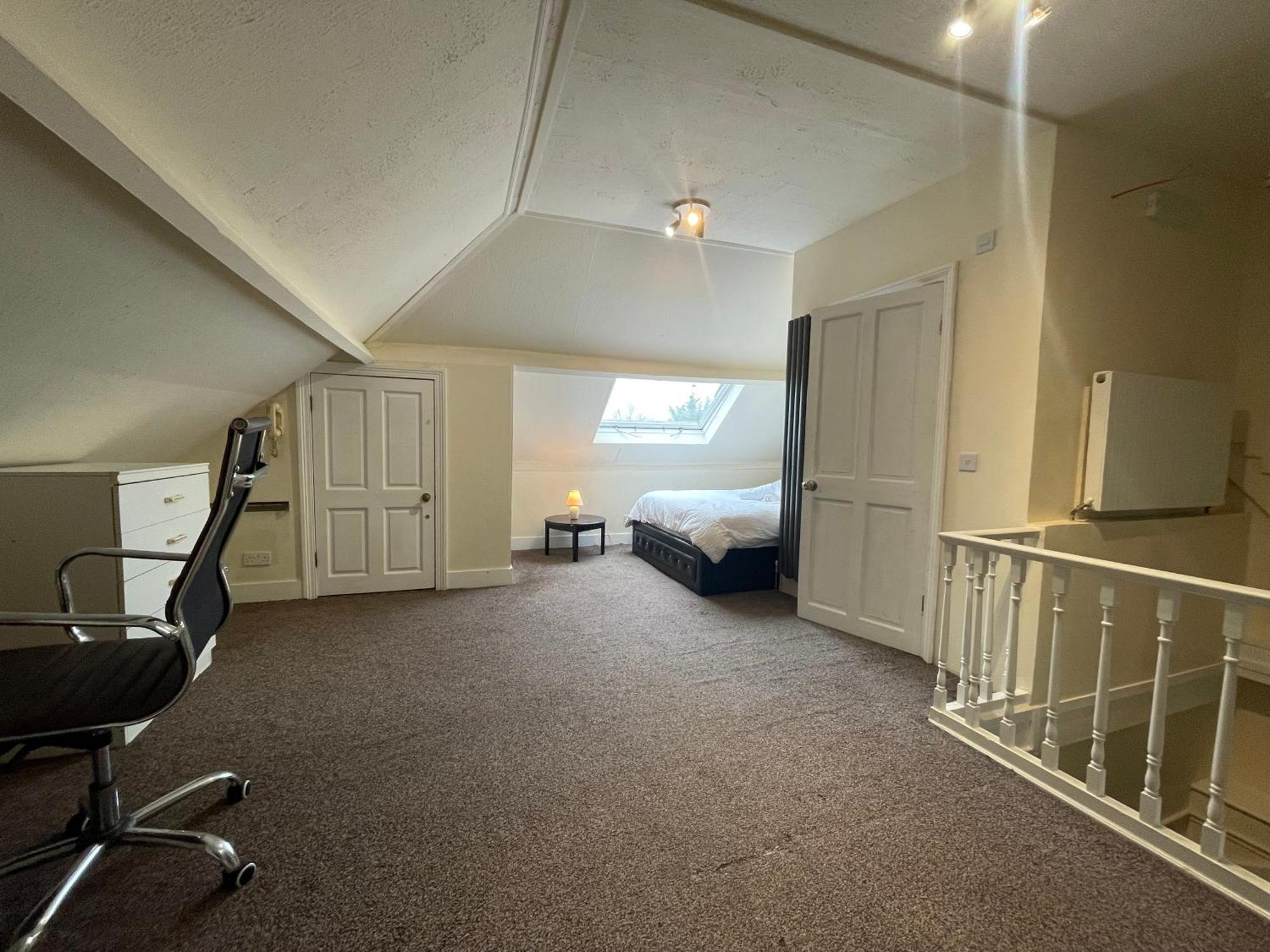 Room With Private Bathroom And Shared Kitchen لندن المظهر الخارجي الصورة