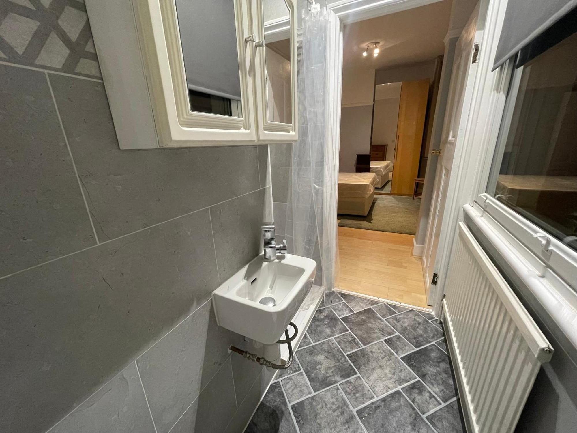 Room With Private Bathroom And Shared Kitchen لندن المظهر الخارجي الصورة