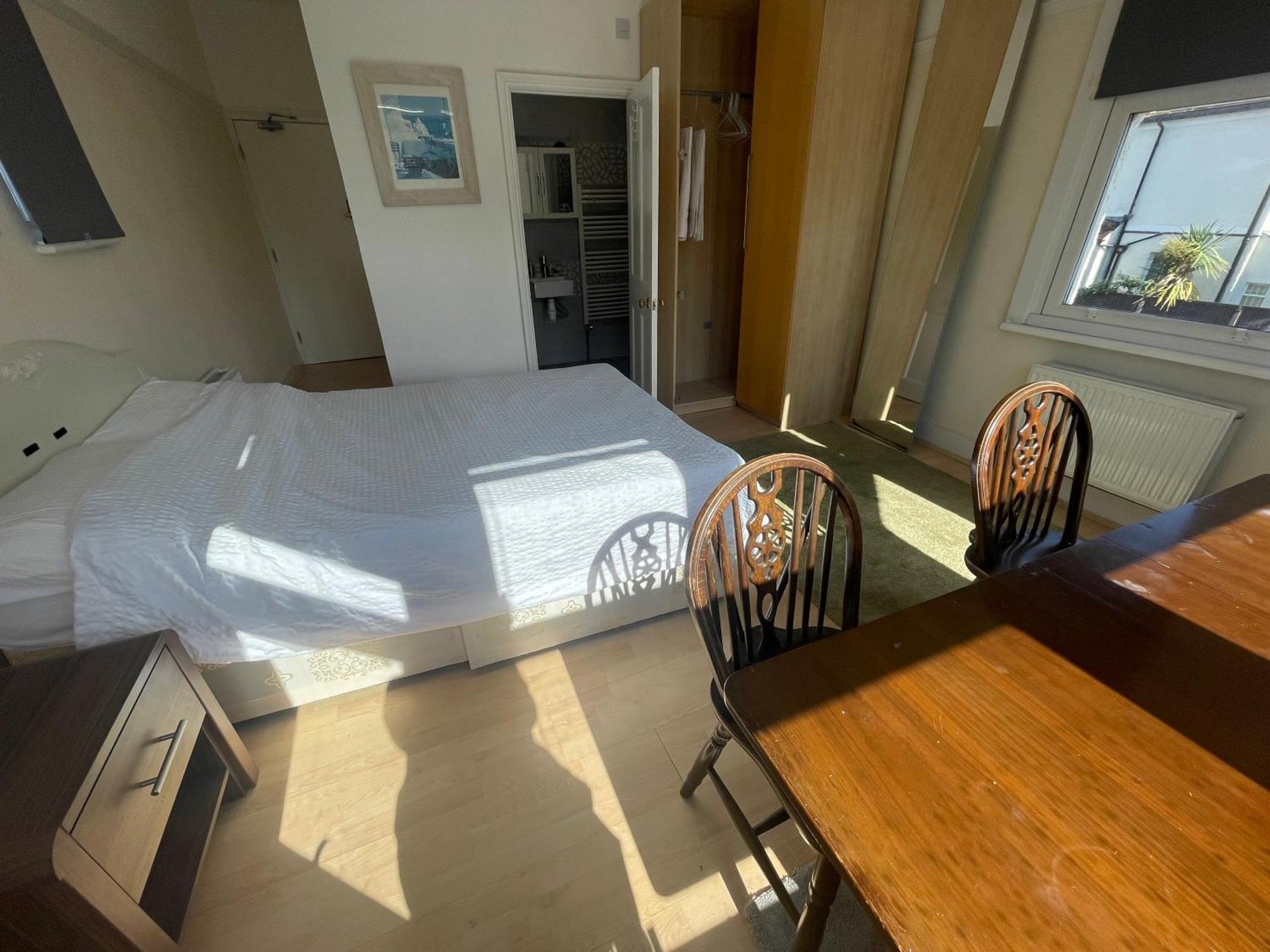 Room With Private Bathroom And Shared Kitchen لندن المظهر الخارجي الصورة