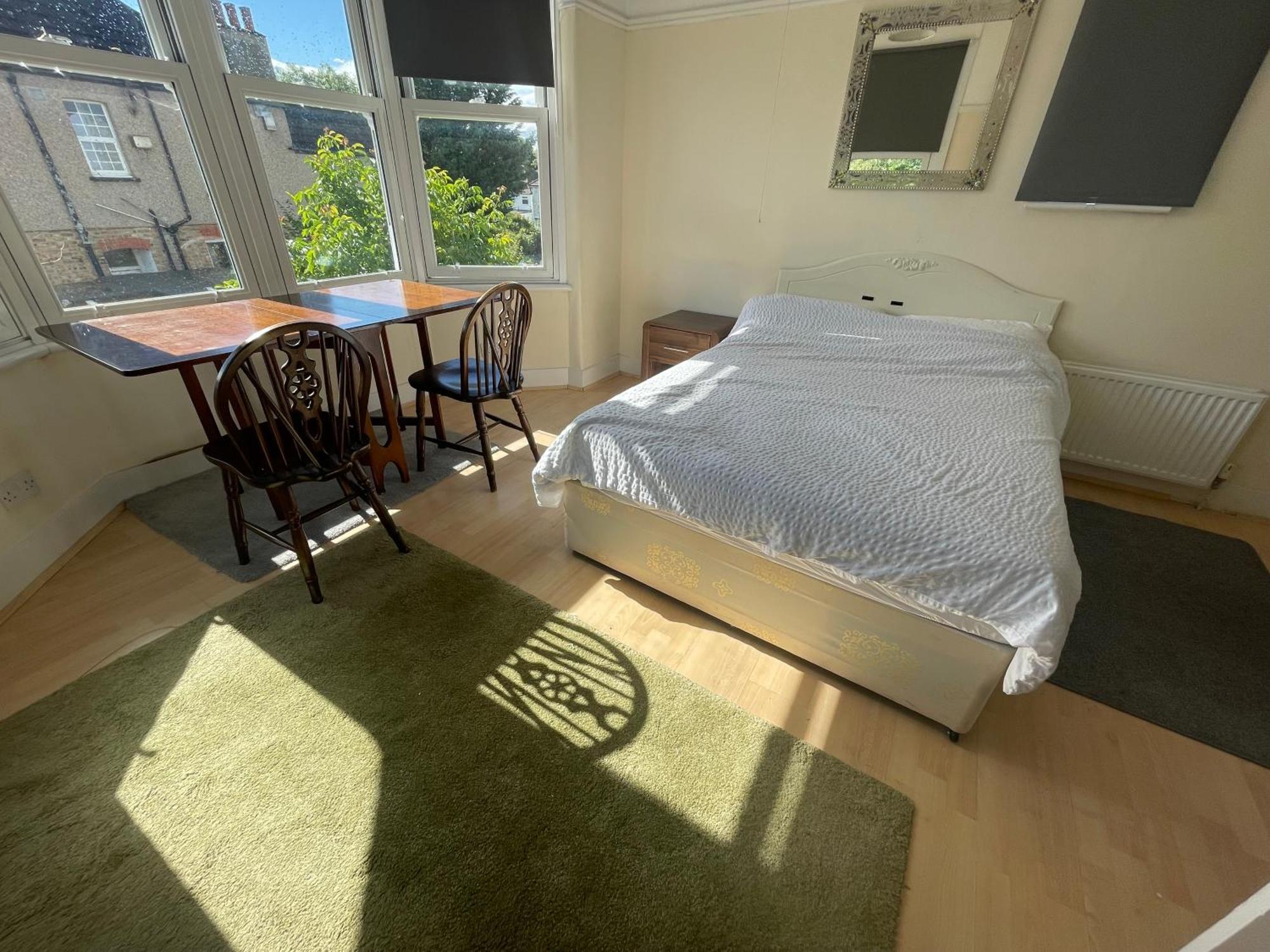 Room With Private Bathroom And Shared Kitchen لندن المظهر الخارجي الصورة